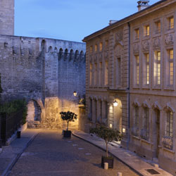 Tour---France---Avignon---square